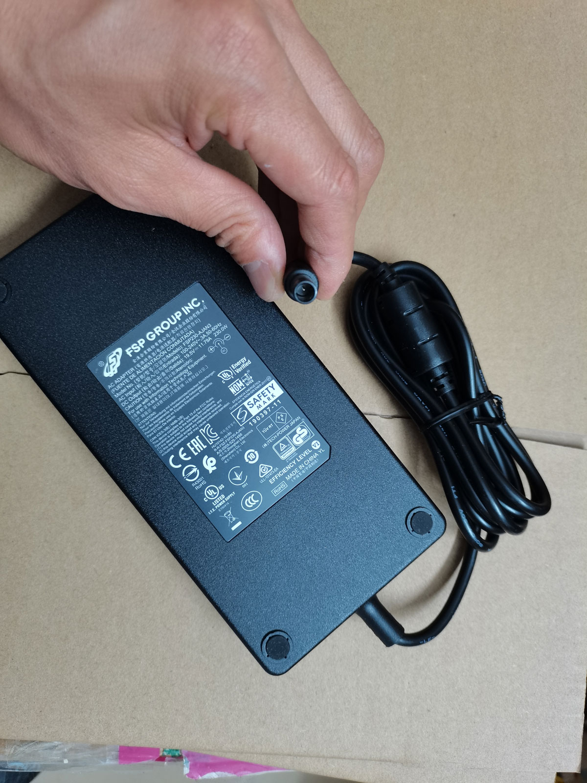 NEW Genuine Slim FSP 19.5V 11. - Pc Gaming Uk incelemesi ve fiyatı