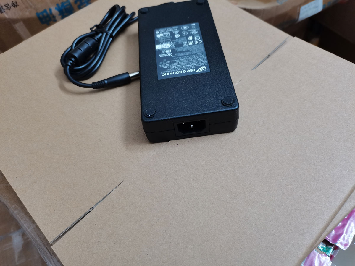 NEW Genuine Slim FSP 19.5V 11. - Pc Gaming Uk incelemesi ve fiyatı