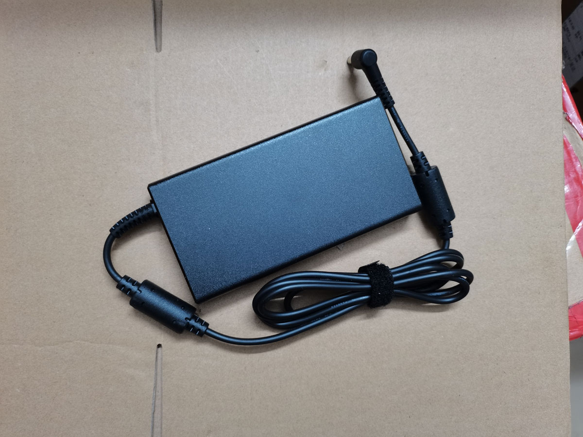 NEW OEM Slim Chicony 20.0V 9.0 - Pc Gaming Uk incelemesi ve fiyatı