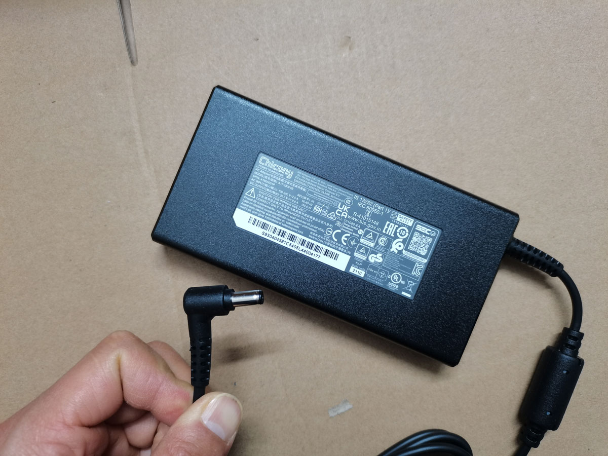 NEW OEM Slim Chicony 20.0V 9.0 - Pc Gaming Uk incelemesi ve fiyatı